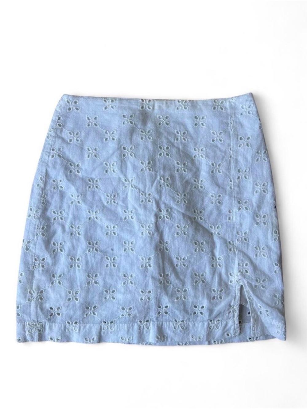 Pull&Bear White Eyelet Slit Mini Skirt